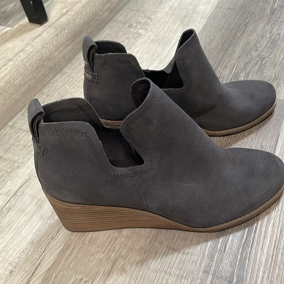 TOMS wedge boot - Picture 3 of 5